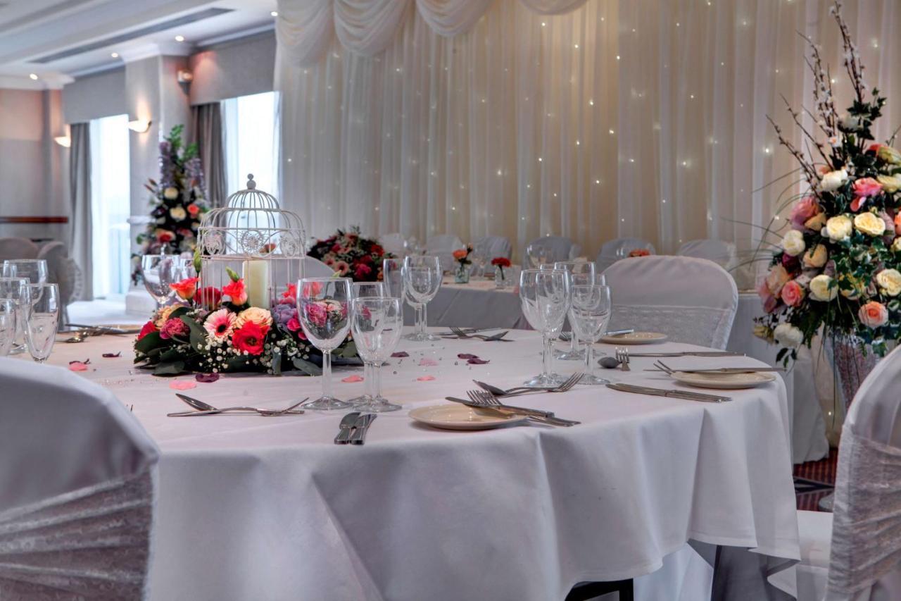 Windmill Village Hotel, Golf Club & Spa, BW Signature Collection Coventry Buitenkant foto