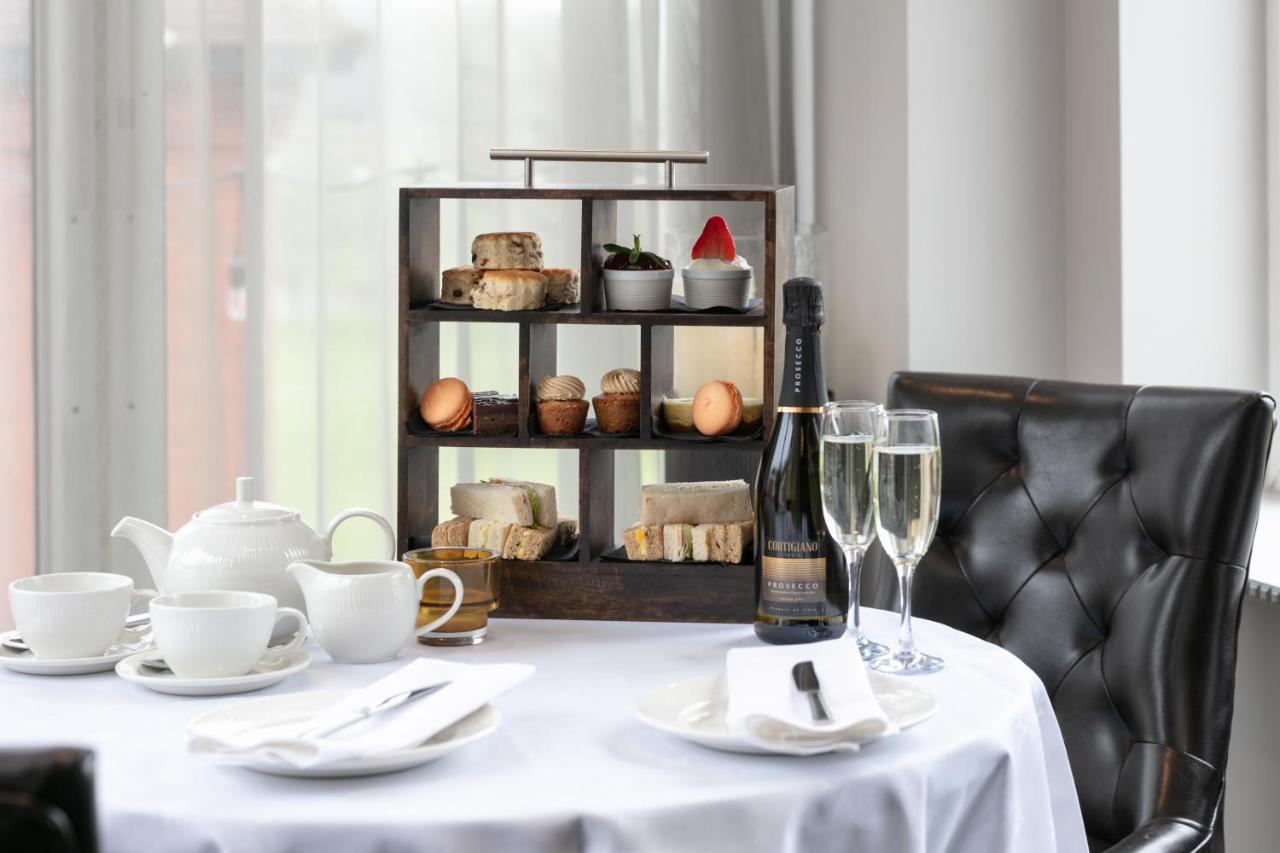 Windmill Village Hotel, Golf Club & Spa, BW Signature Collection Coventry Buitenkant foto