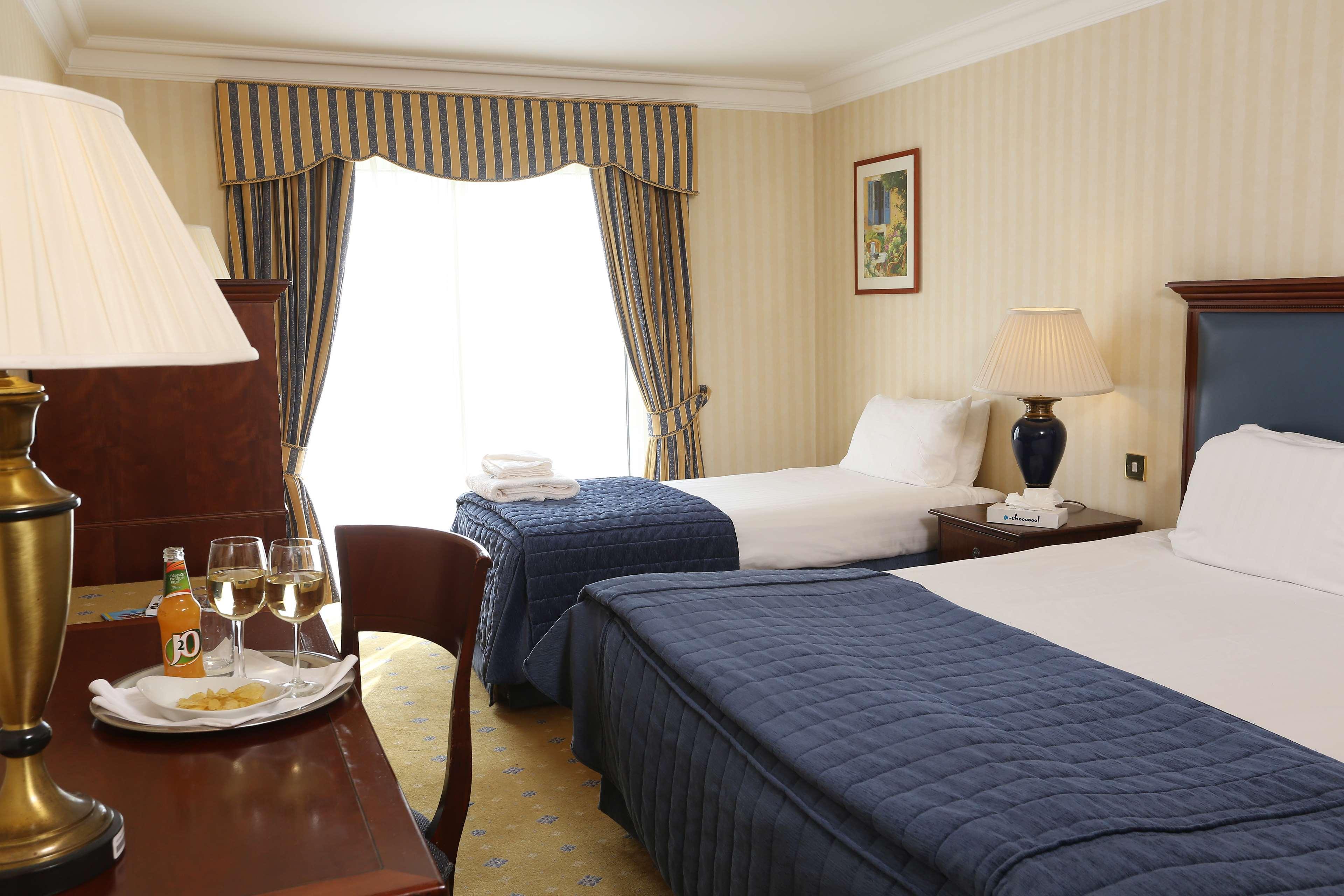 Windmill Village Hotel, Golf Club & Spa, BW Signature Collection Coventry Buitenkant foto