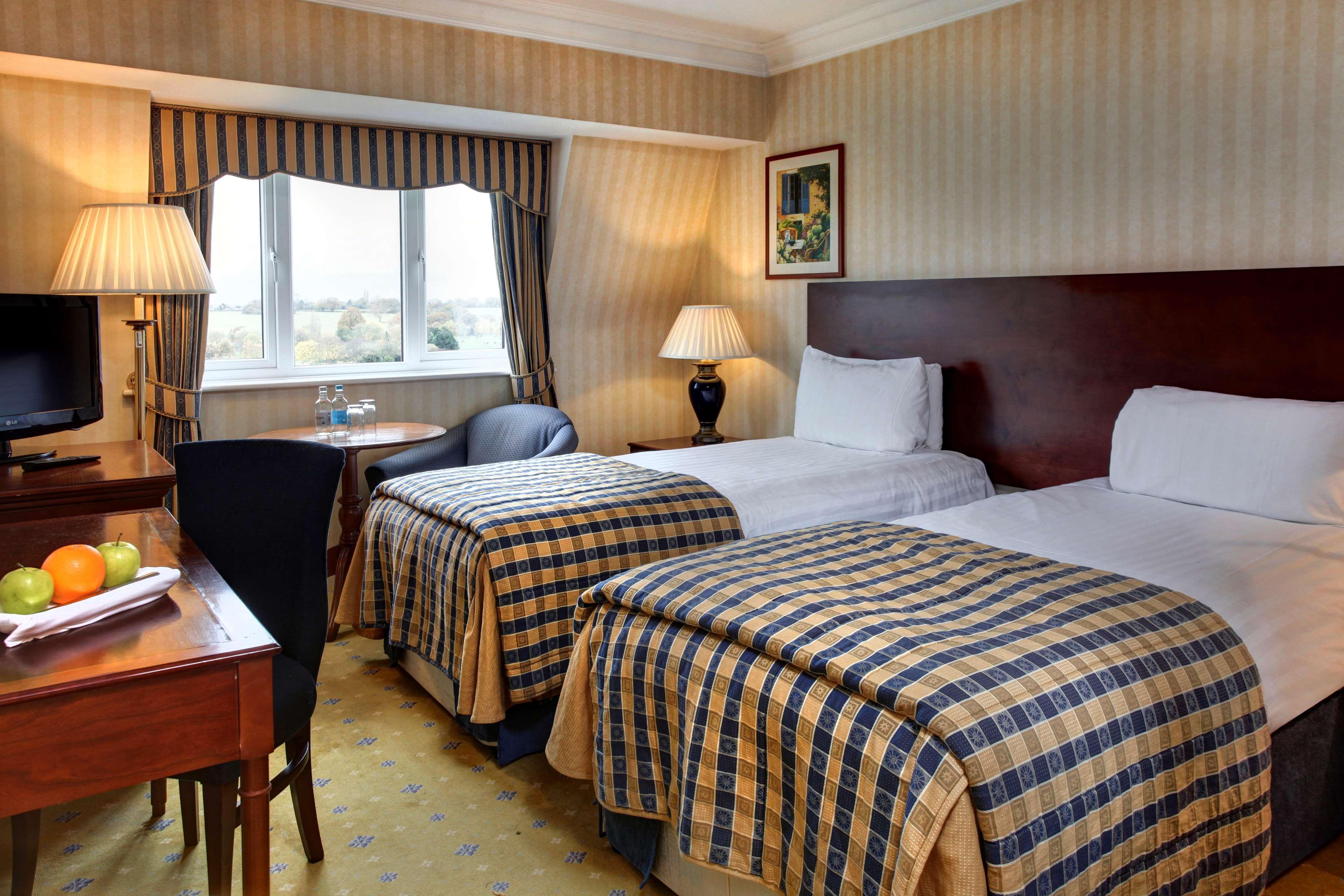Windmill Village Hotel, Golf Club & Spa, BW Signature Collection Coventry Buitenkant foto