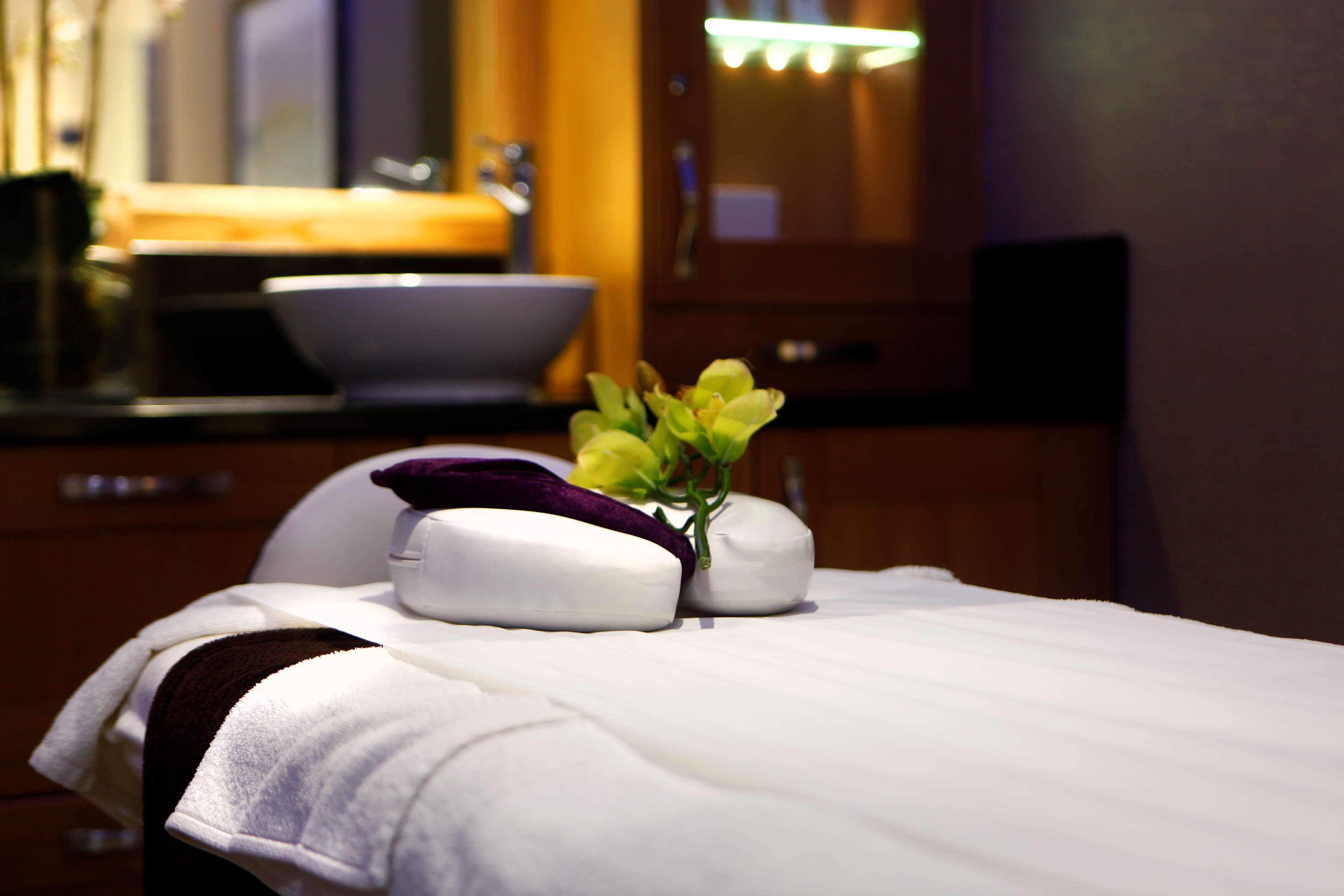 Windmill Village Hotel, Golf Club & Spa, BW Signature Collection Coventry Buitenkant foto
