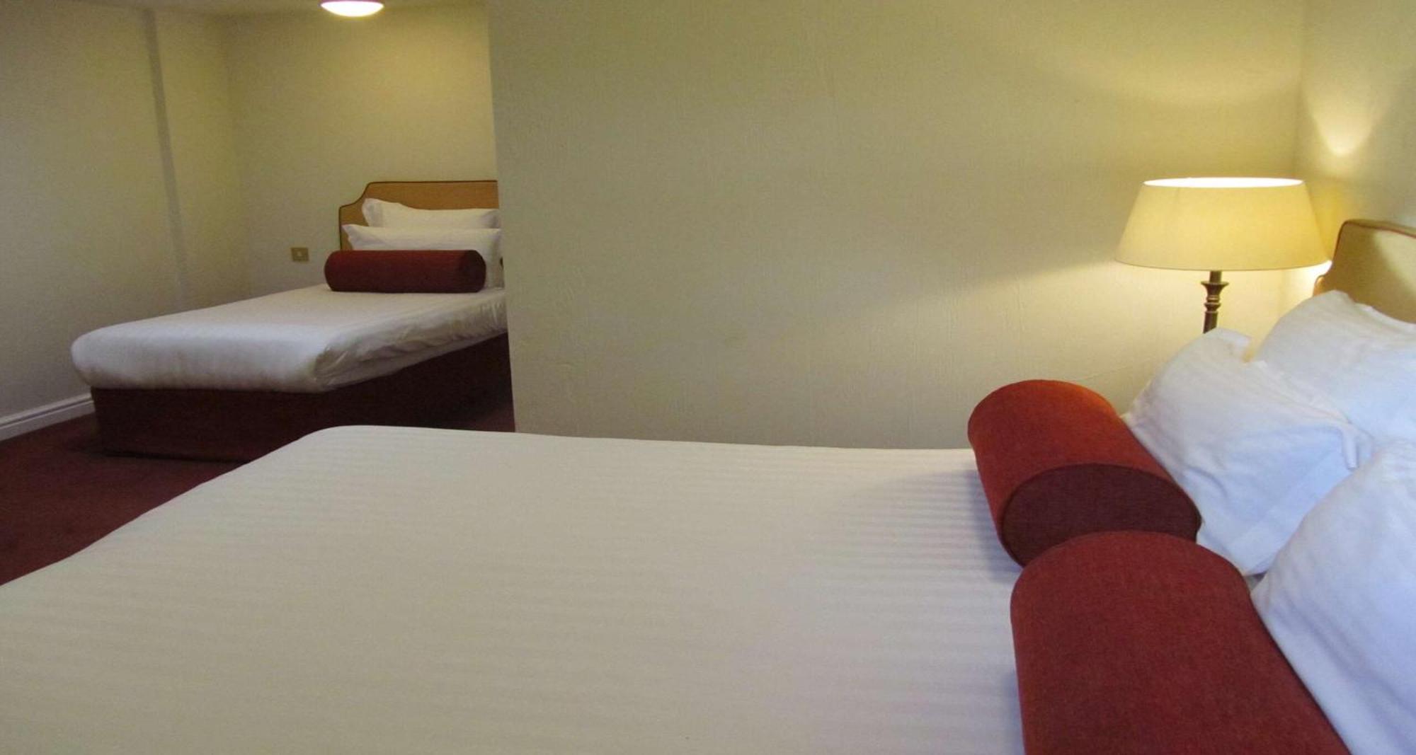 Windmill Village Hotel, Golf Club & Spa, BW Signature Collection Coventry Buitenkant foto