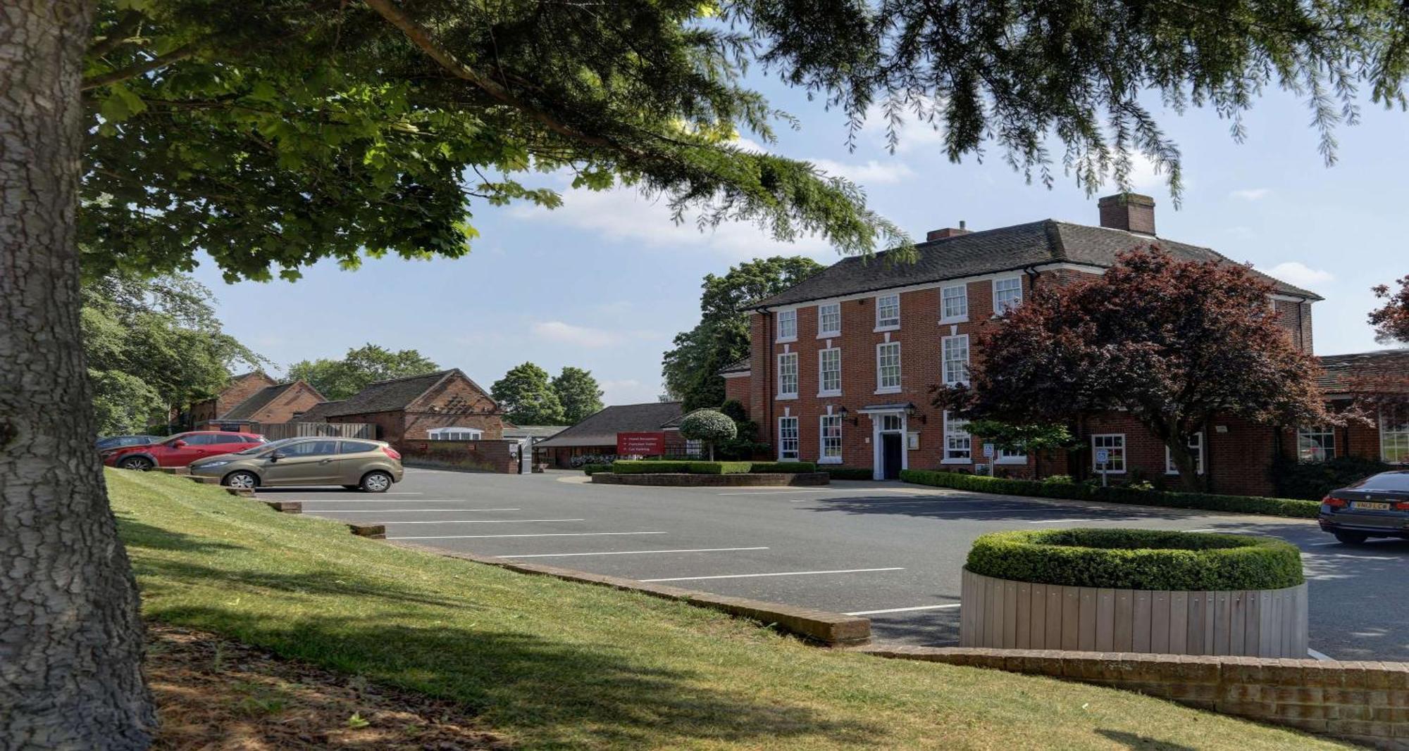 Windmill Village Hotel, Golf Club & Spa, BW Signature Collection Coventry Buitenkant foto