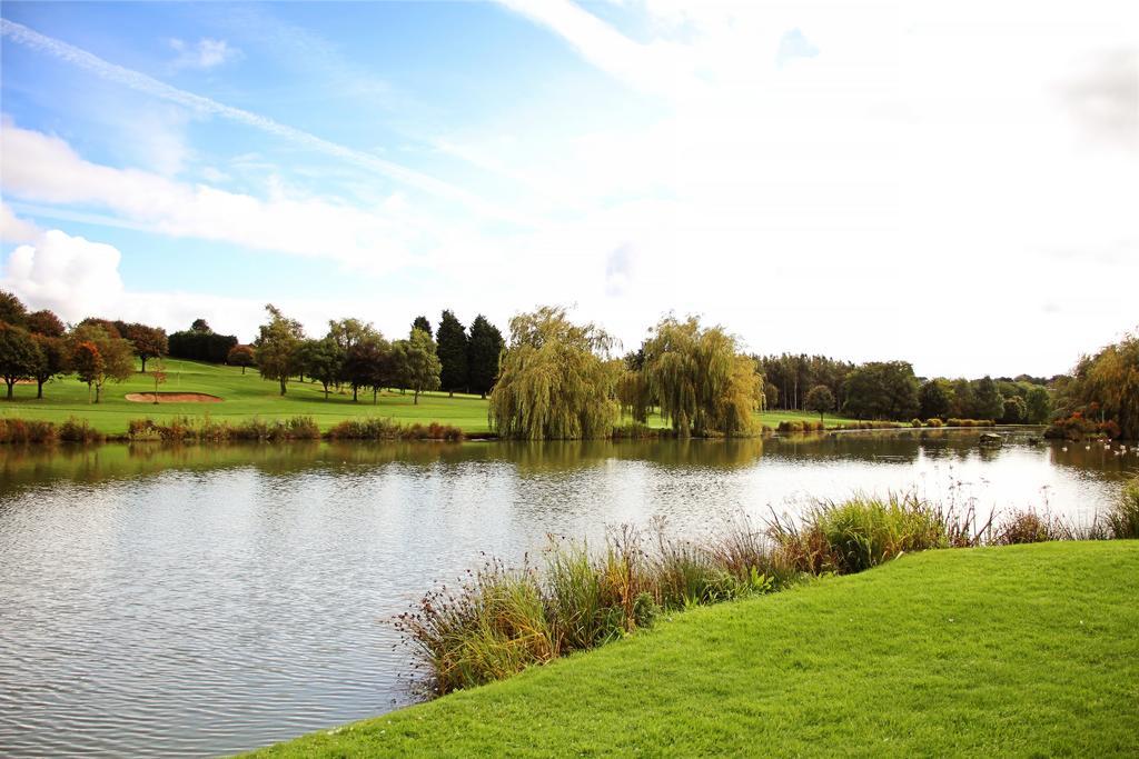 Windmill Village Hotel, Golf Club & Spa, BW Signature Collection Coventry Buitenkant foto