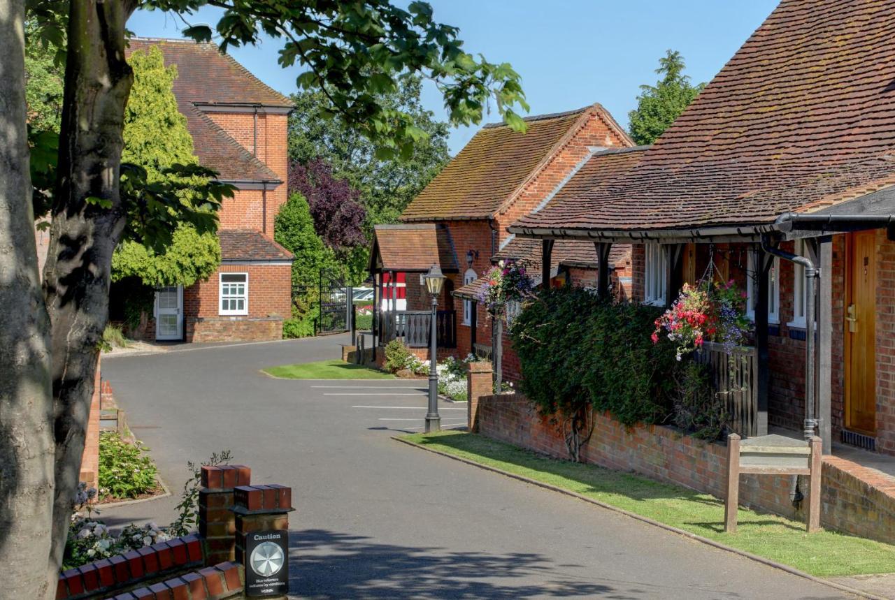 Windmill Village Hotel, Golf Club & Spa, BW Signature Collection Coventry Buitenkant foto